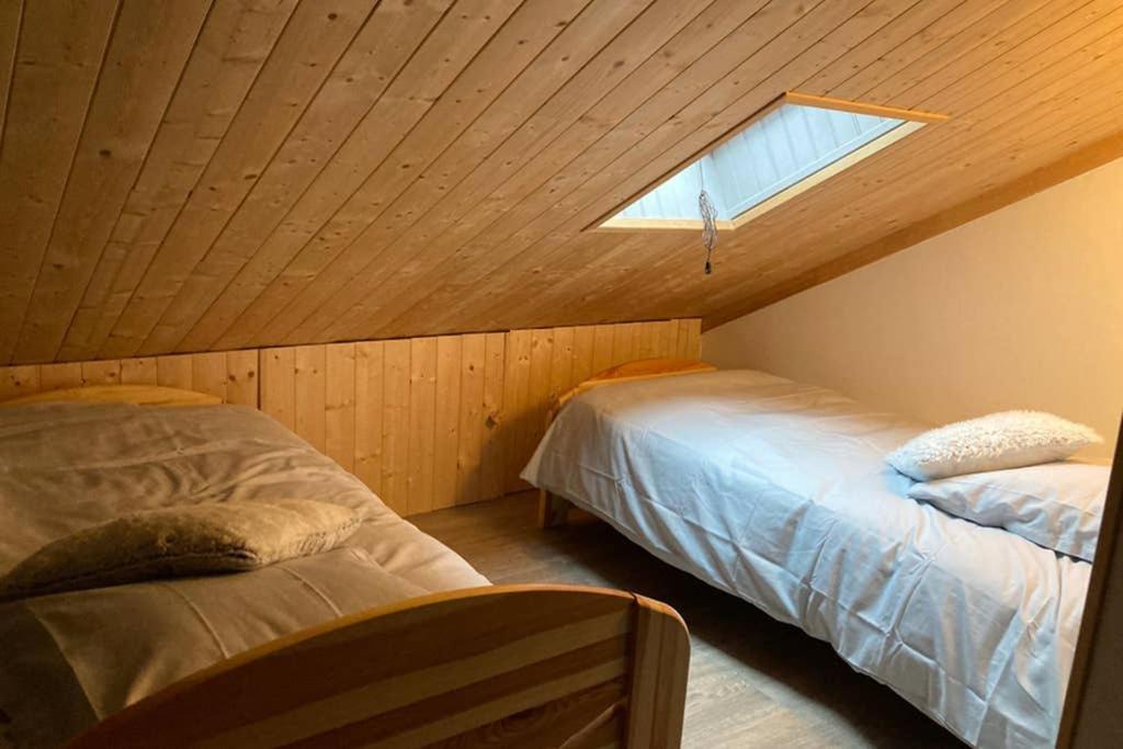 Chalet Cosy Renove Avec Vue Sur Le Lac Les Angles  Εξωτερικό φωτογραφία